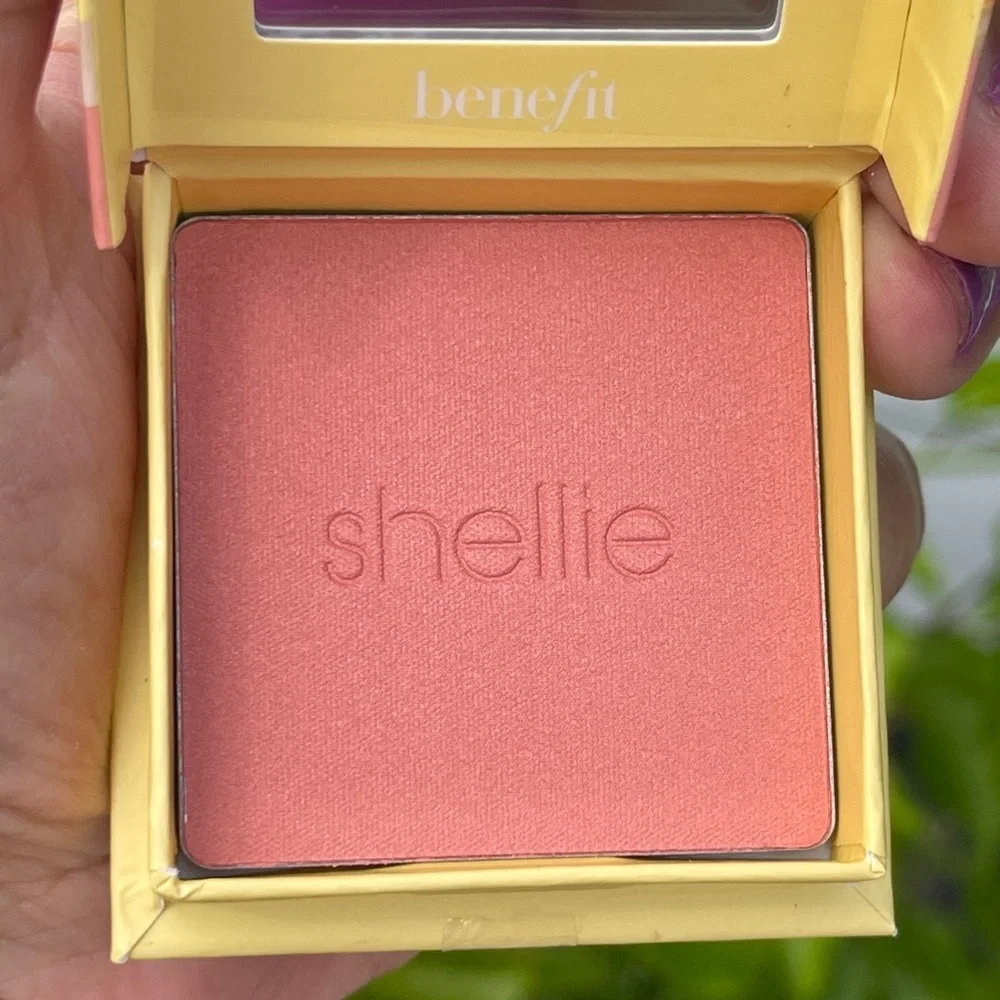 BENEFIT COSMETICS Silky Soft Powder Blush In Shellie (Warm Seashell Pink)